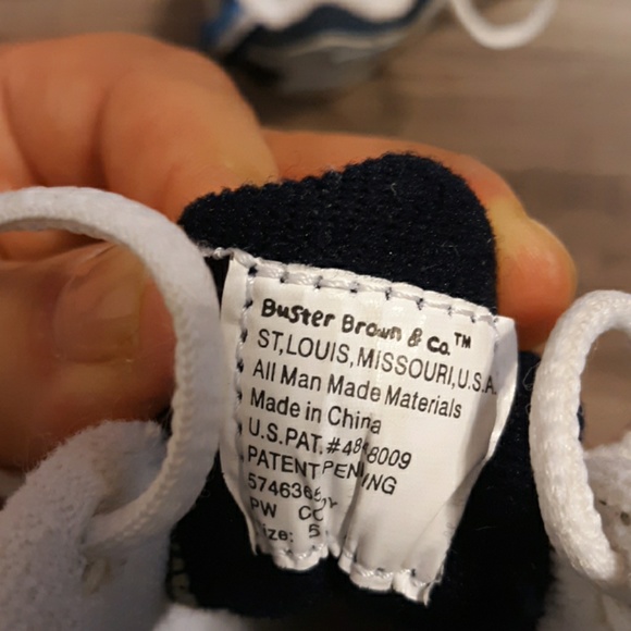 #528Buster Brown & Co. Airborne Sneakers. Size:5 - Picture 6 of 6